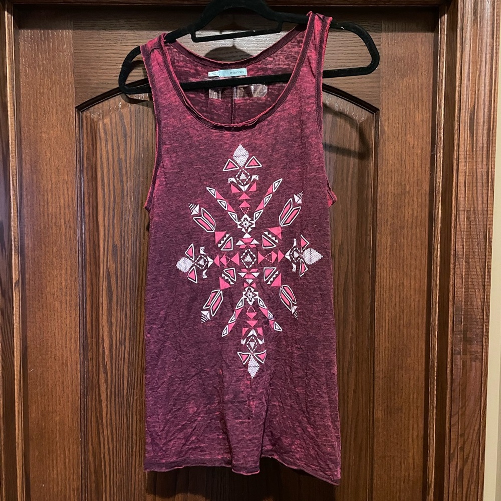Maurice’s L Burnout Tribal design tank
